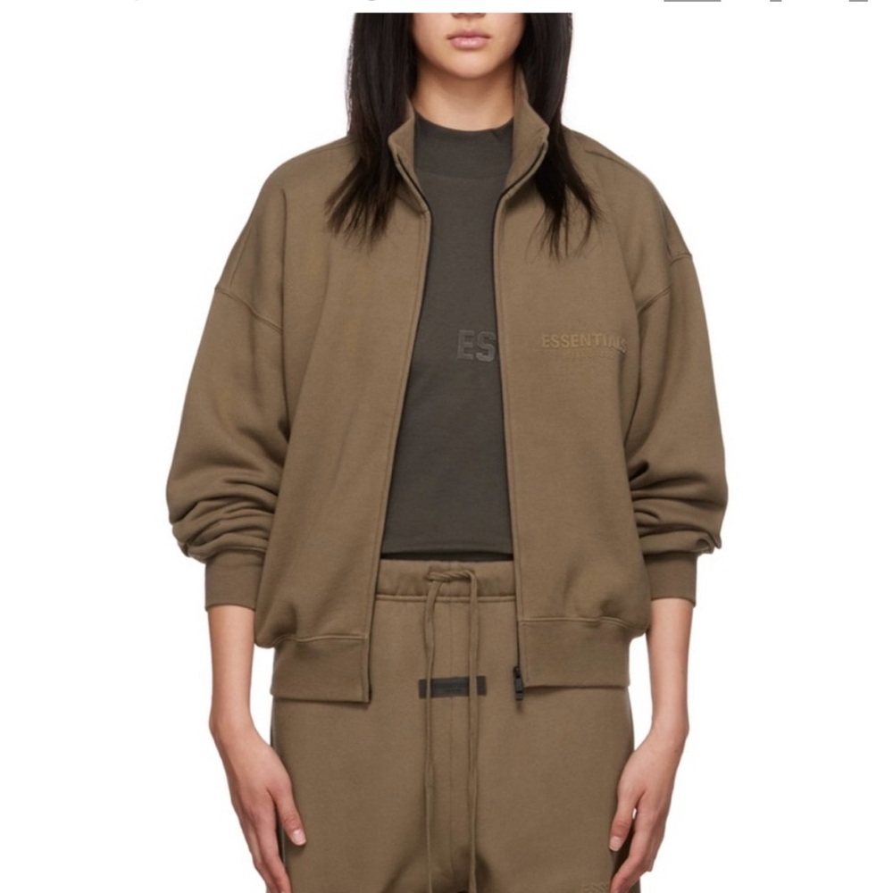 Essentials full zip